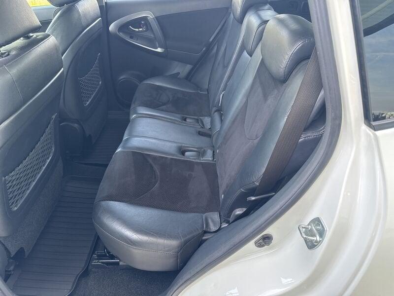 Toyota RAV4 RAV4 2.2 D-4D 4WD Style