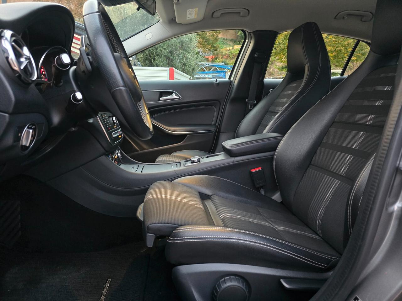 Mercedes-benz GLA 180 d Premium