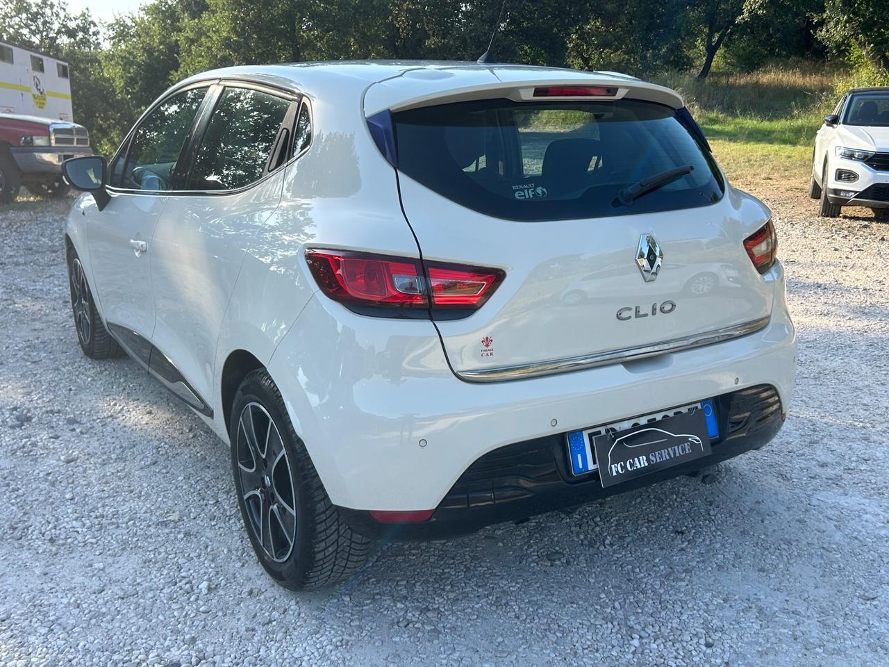 Renault Clio 1.2 75CV 5 porte Intens rate permute neopatentati