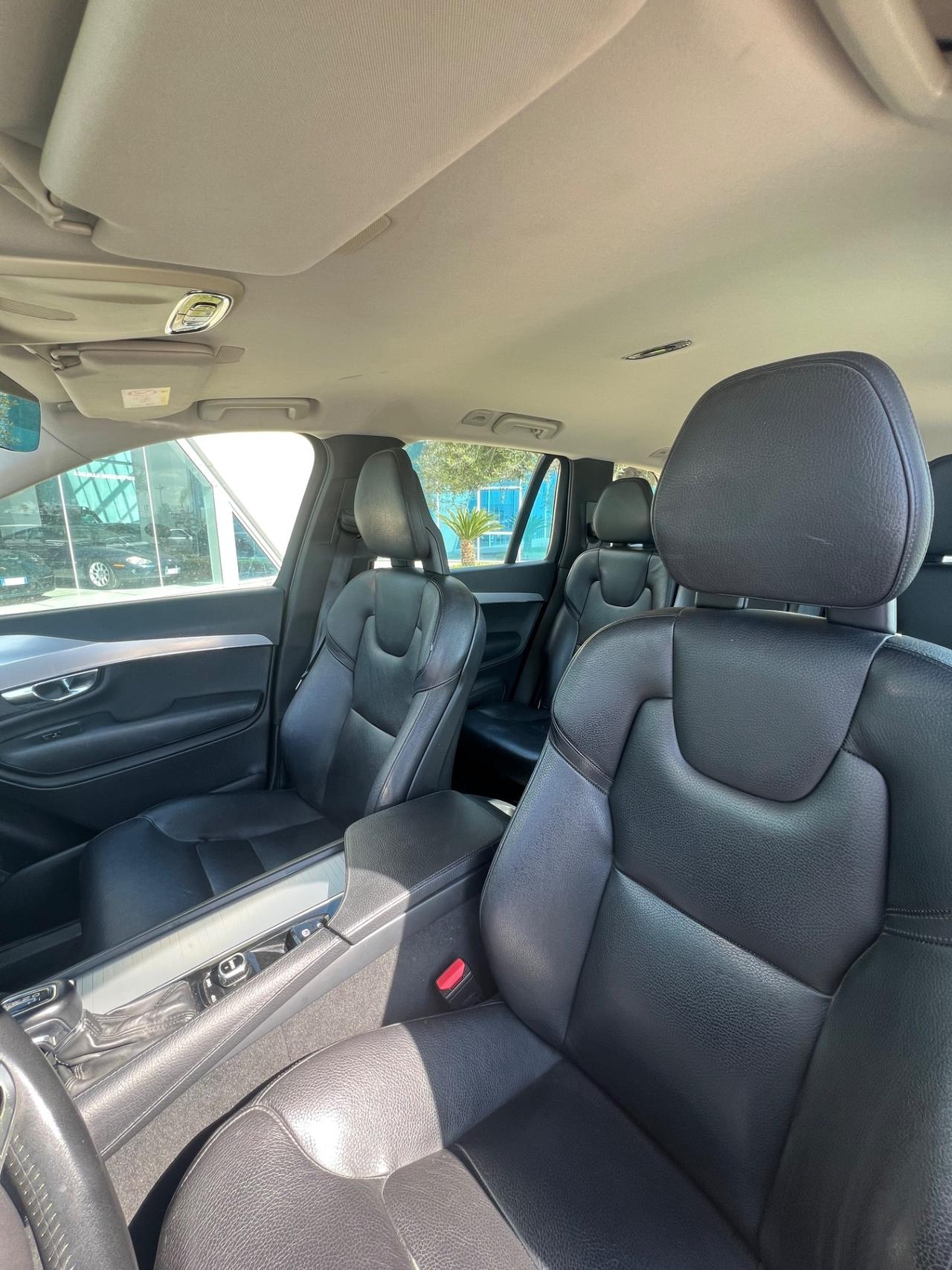 Volvo XC90 D5 AWD Geartronic 7 posti Momentum