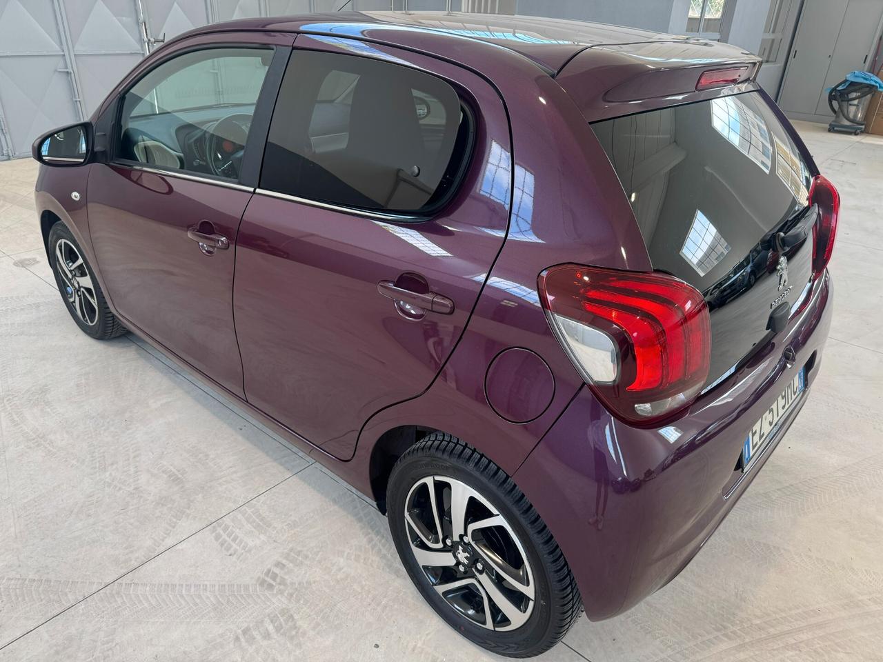 Peugeot 108 PureTech 82 5 porte Allure