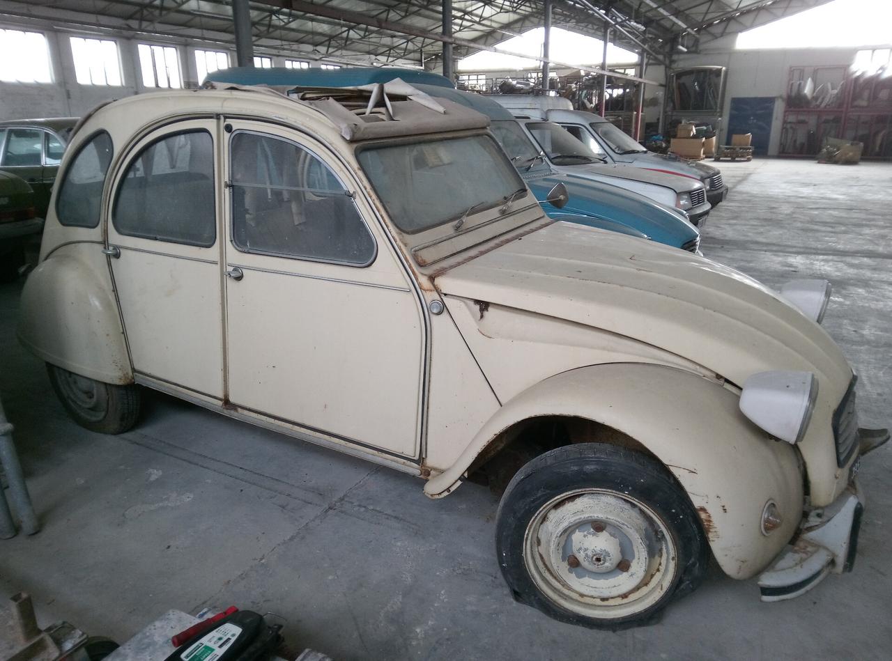 Citroen 2CV Special 400