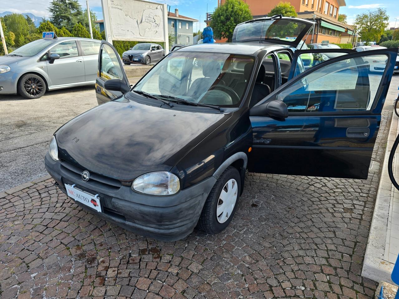 Opel Corsa 1.2i cat 5 porte con 242.000km NEOPATENTATI ok