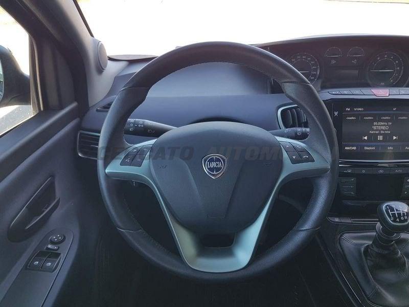 Lancia Ypsilon Ypsilon 1.0 firefly hybrid Platino s&s 70cv