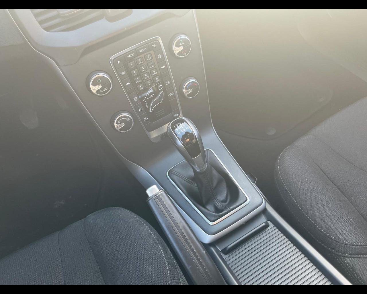 VOLVO V40 (2012-2020) - V40 D2 Business