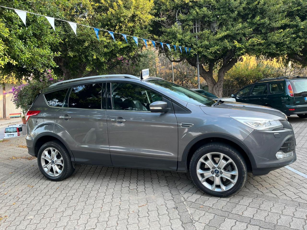 Ford Kuga 2.0 TDCI 140 CV 4WD Titanium Automatica Garanzia 12 mesi