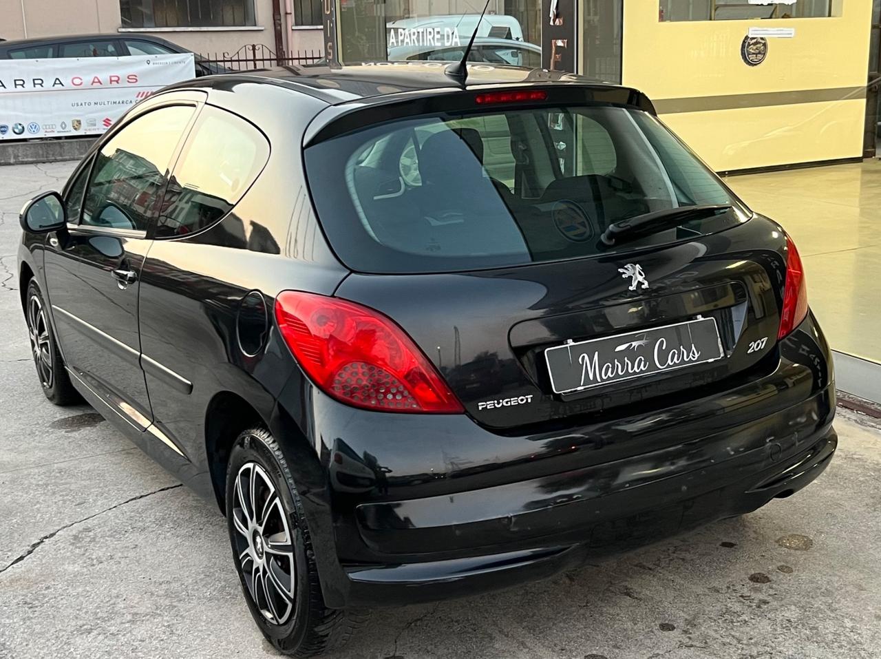 Peugeot 207 1.4 8V 75CV 3p. ONE Line