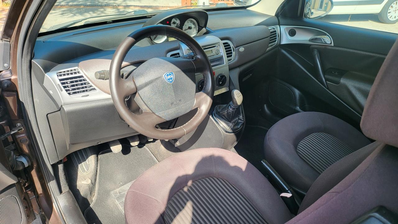 Lancia Ypsilon 1.2 Argento