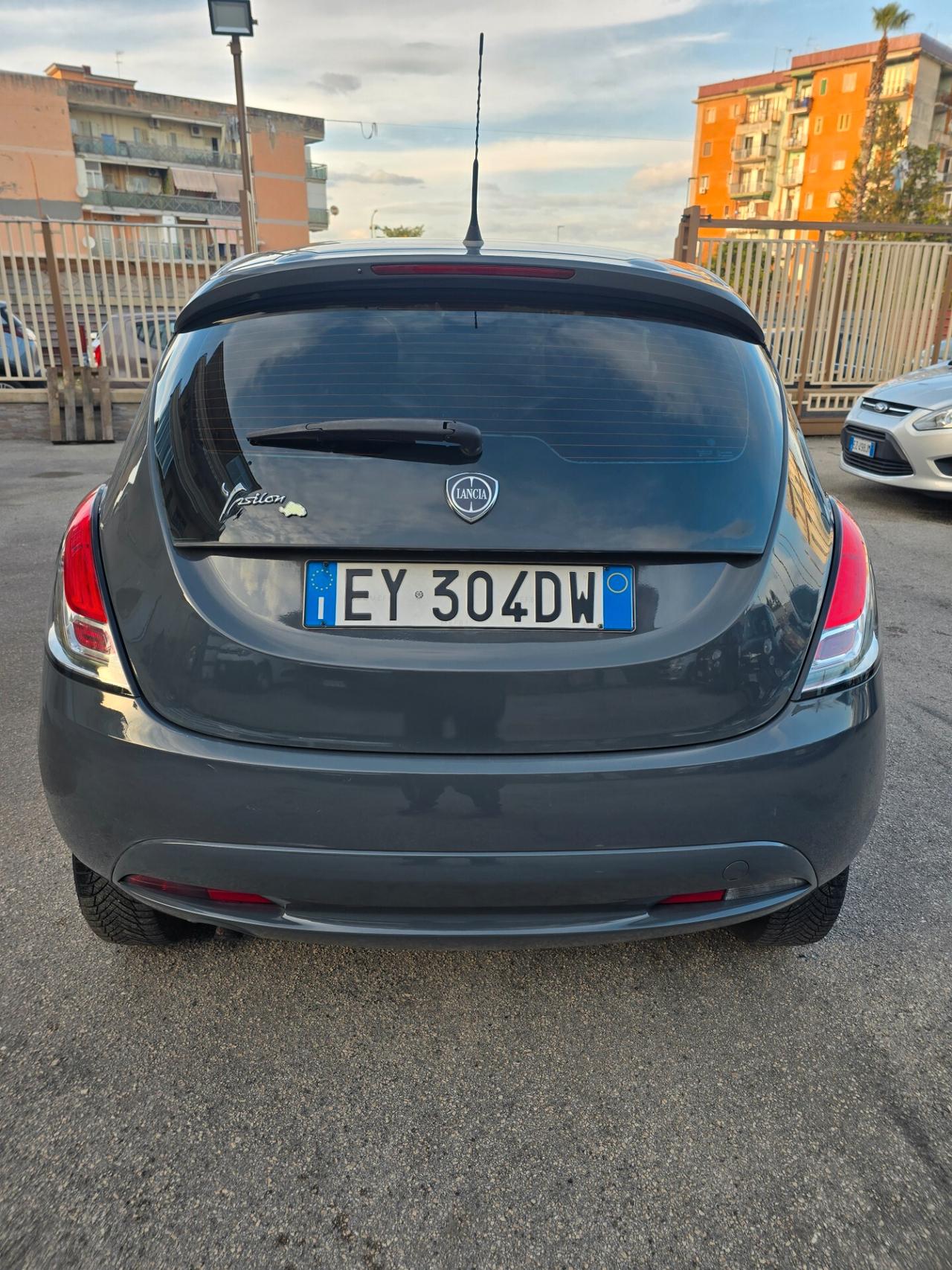 Lancia Ypsilon 0.9 TwinAir 85 CV 5 porte Metano Ecochic Elefantino