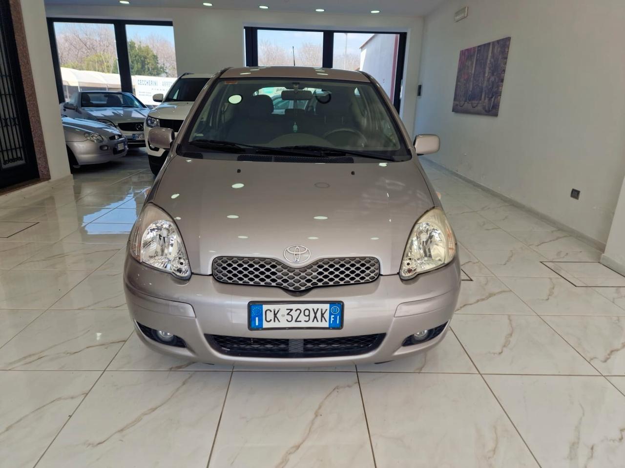 TOYOTA Yaris 1.0I 16V cat 3p. PER NEOPATENTATI