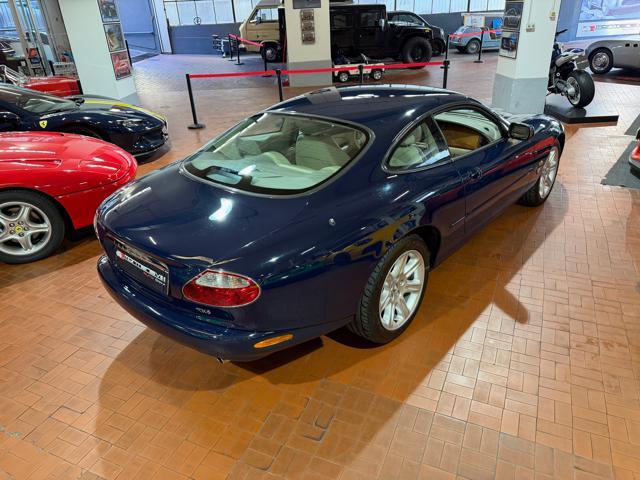 JAGUAR XK8 4.0 Coupé Pelle beige tagliandi