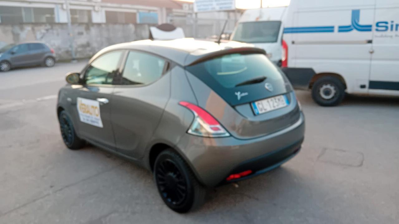 Lancia Ypsilon 1.0 FireFly 5 porte S&S Hybrid UnYca