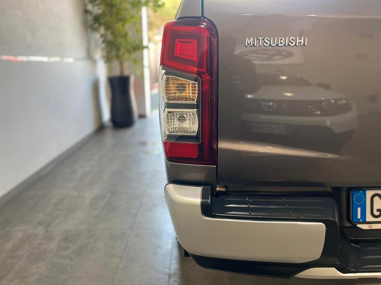 MITSUBISHI L200 2.3 D Double Cab 4x4 *2021* *UNICOPRO* *FULL*