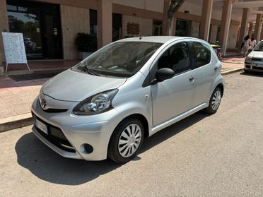 Toyota Aygo 1.0 5p Navi perfetta-2012