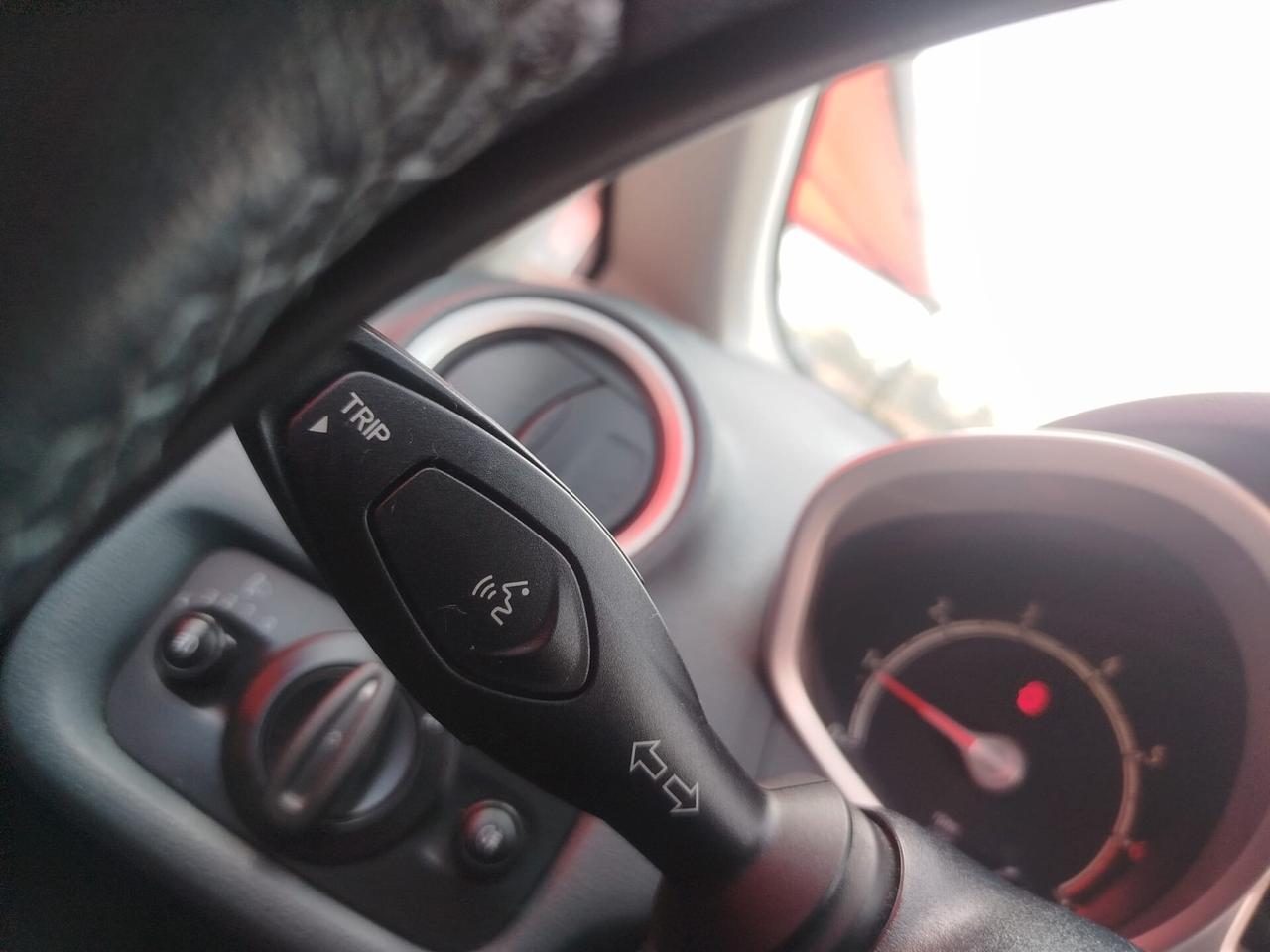 Ford Fiesta 1.4 BENZ/ GPL DI SERIE