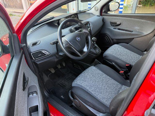 LANCIA Ypsilon 1.0 FireFly 5 porte S&S Hybrid Ecochic Silver