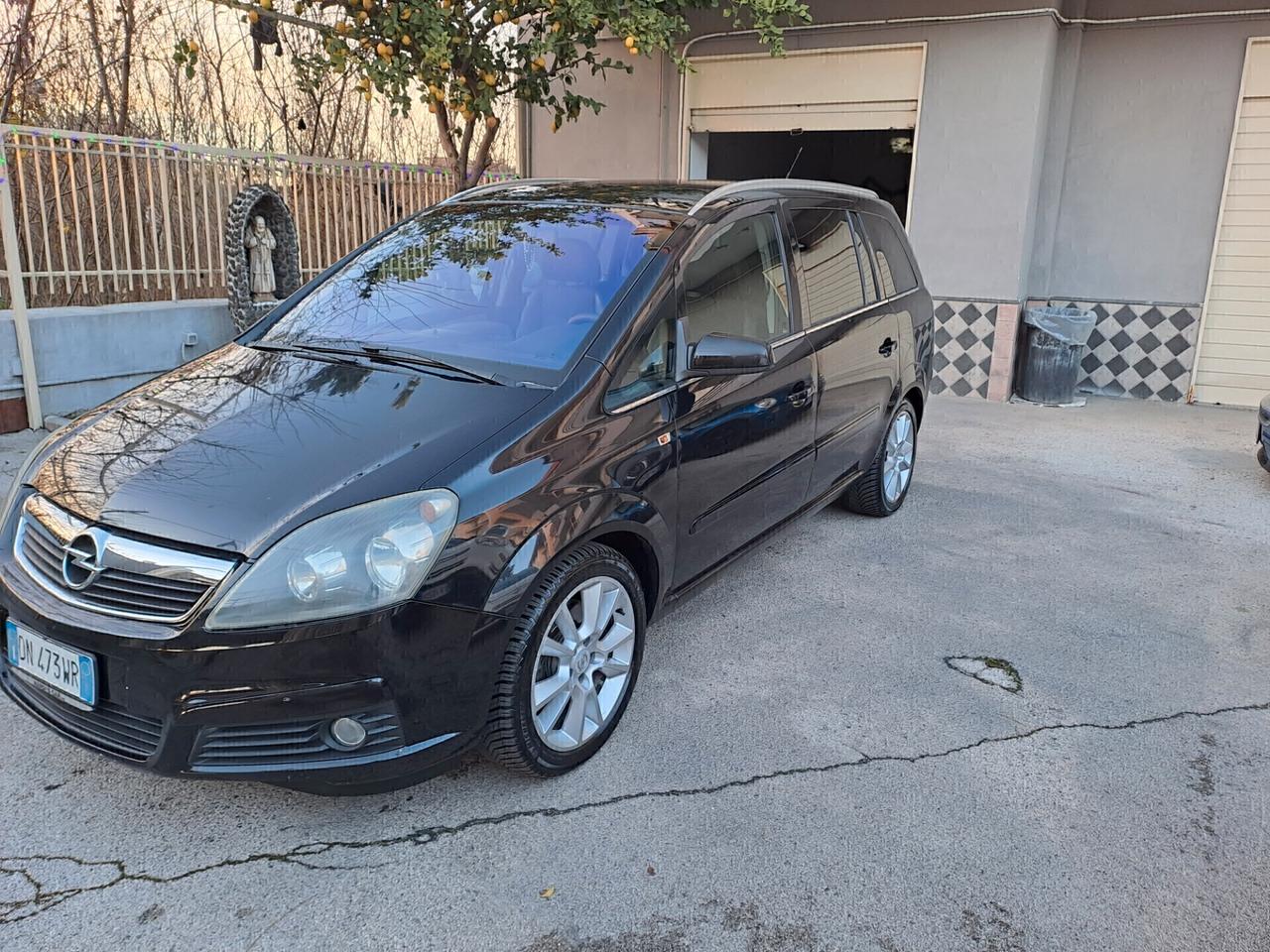 Opel Zafira 1.9 CDTI 120CV Cosmo 7 POSTI