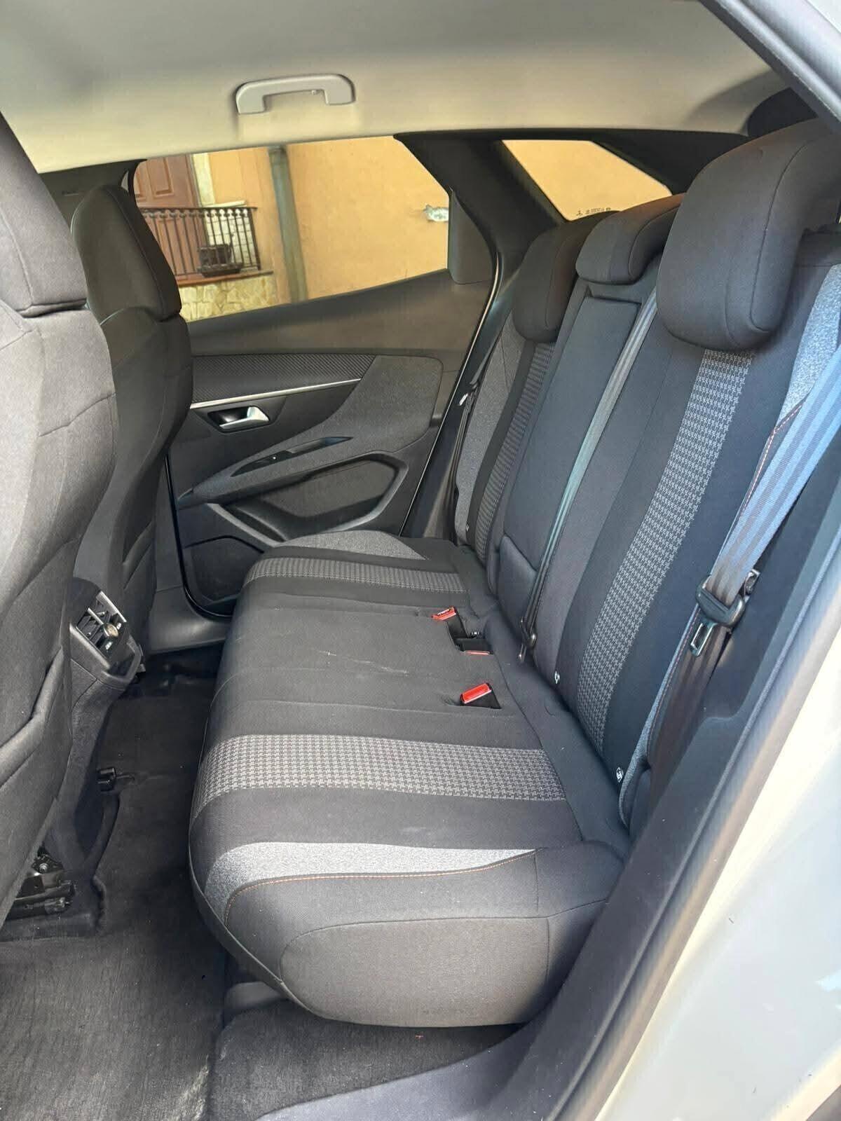 Peugeot 3008 BlueHDi 130 S&S AllurE**-