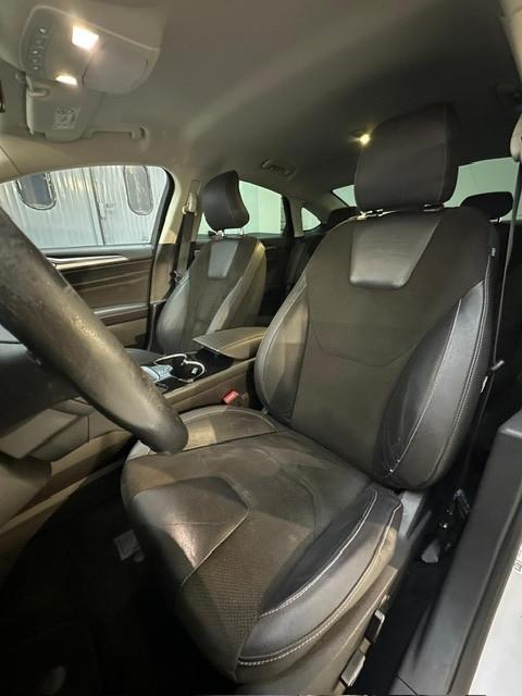 Ford Mondeo Full Hybrid 2.0 187 CV eCVT 4 porte Titanium Business