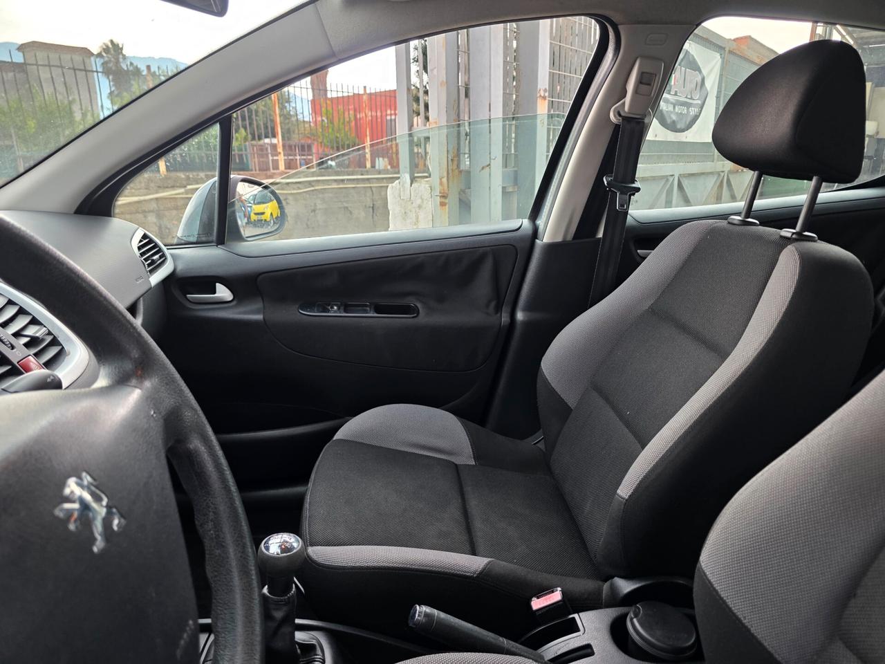 Peugeot 207 1.4 8V 75CV 5p. Energie