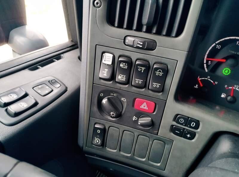 SCANIA P310 CV DB6X2 FRIGO 99TKM!!!!!!