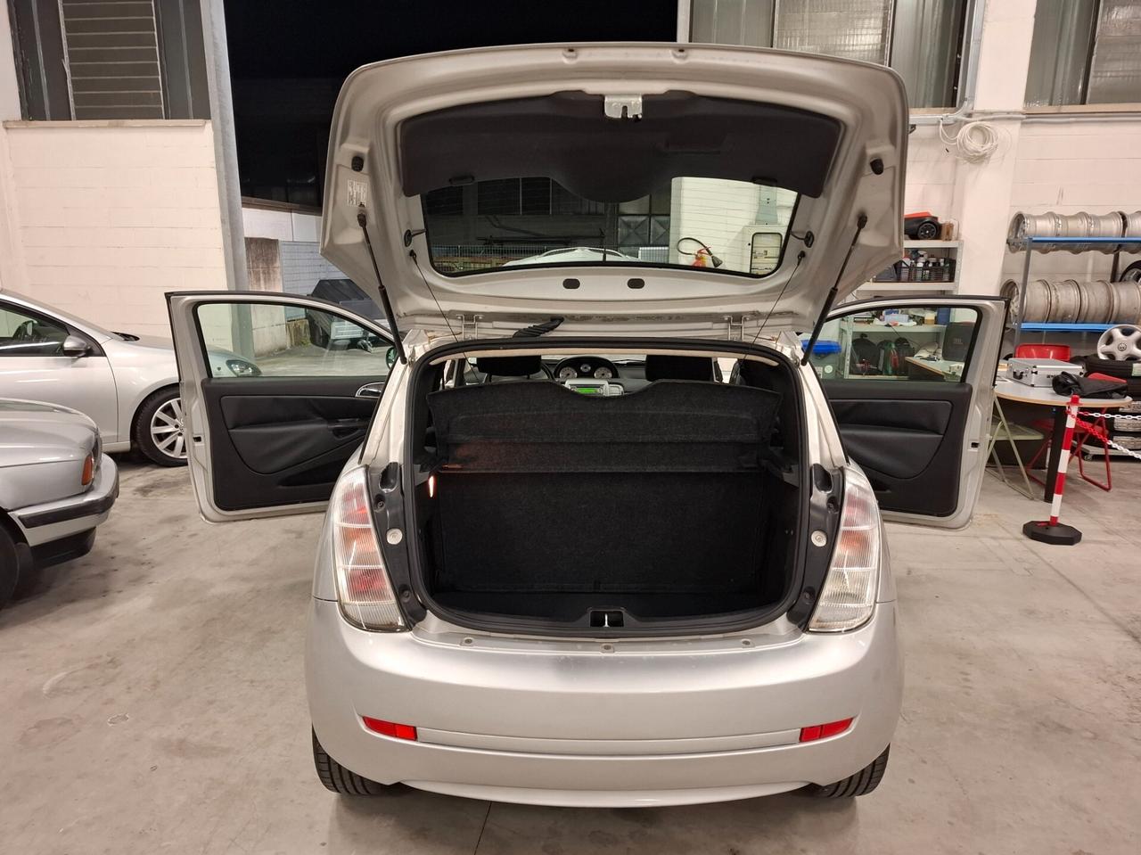 Lancia Ypsilon 1.2 Versus