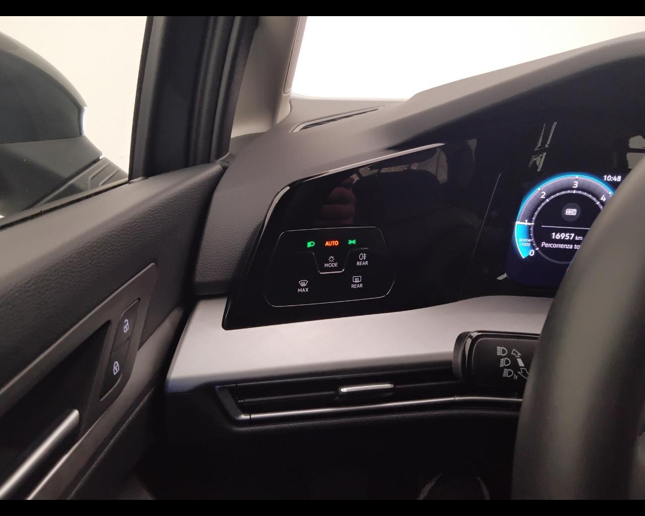 VOLKSWAGEN Golf VIII 2024 - Golf 2.0 tdi Life 115cv