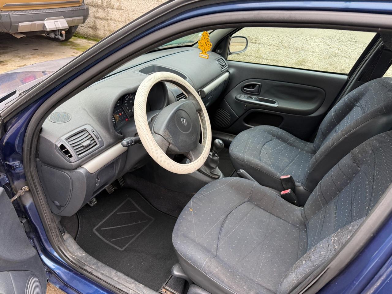 Renault Clio 1.2 BENZINA NEOPATENTATI CONSUMI BASSI