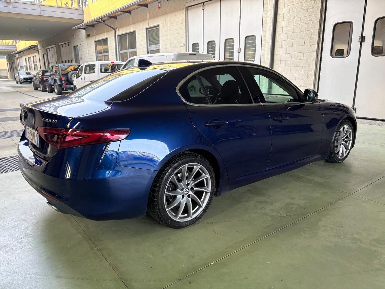 Alfa Romeo Giulia 2.2 Q2 Turbodiesel 180 CV AT8 Business Sport Launch Ed.