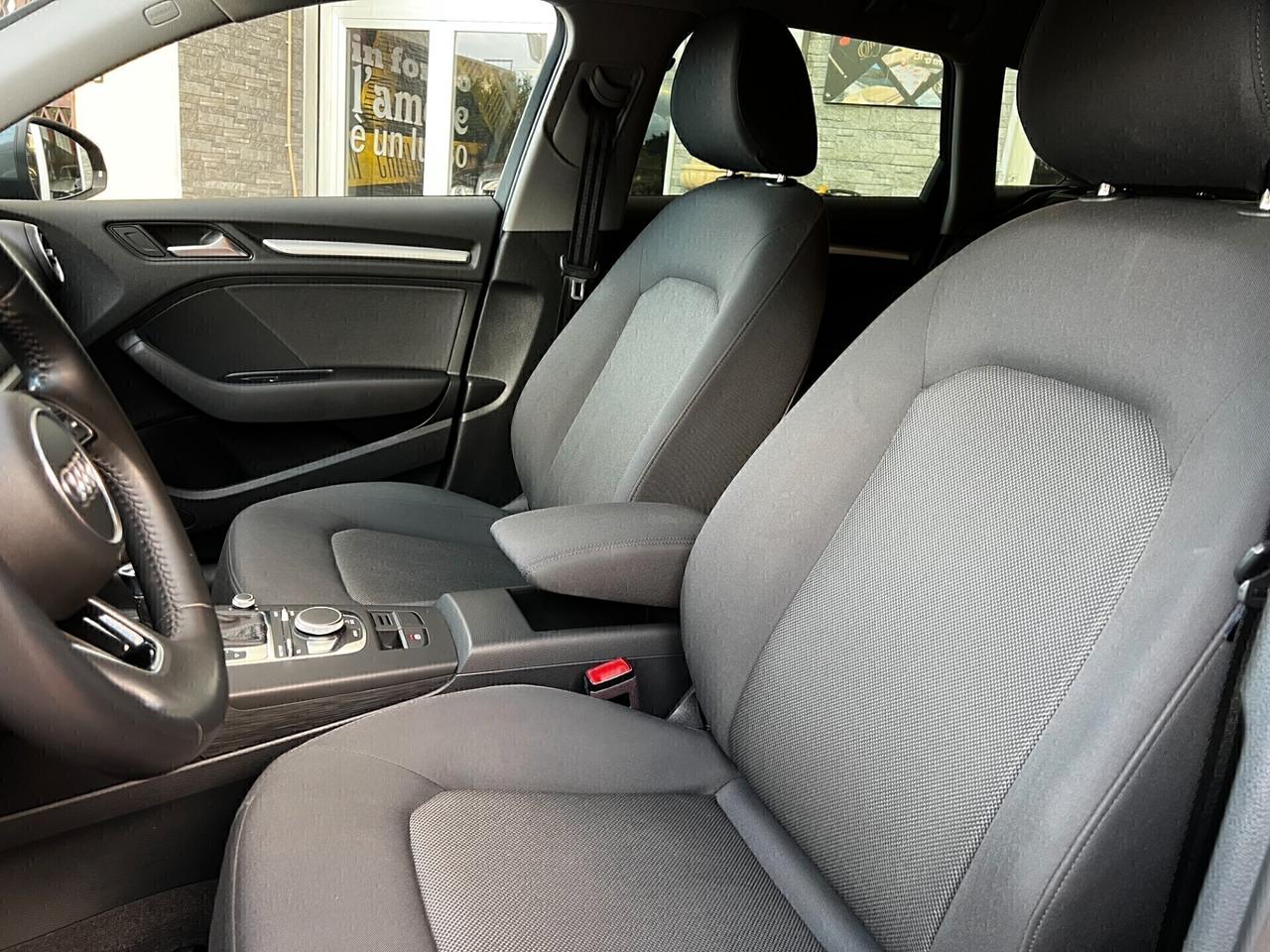 Audi A3 SPB 30 TDI S Tronic- 2019-NAVI