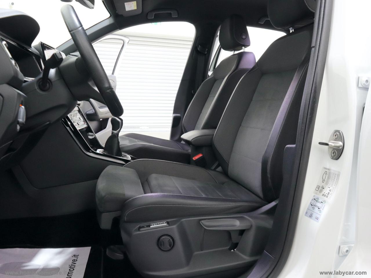 VOLKSWAGEN T-Roc 2.0TDI R-LINE NAVI LED PELLE MATRIX