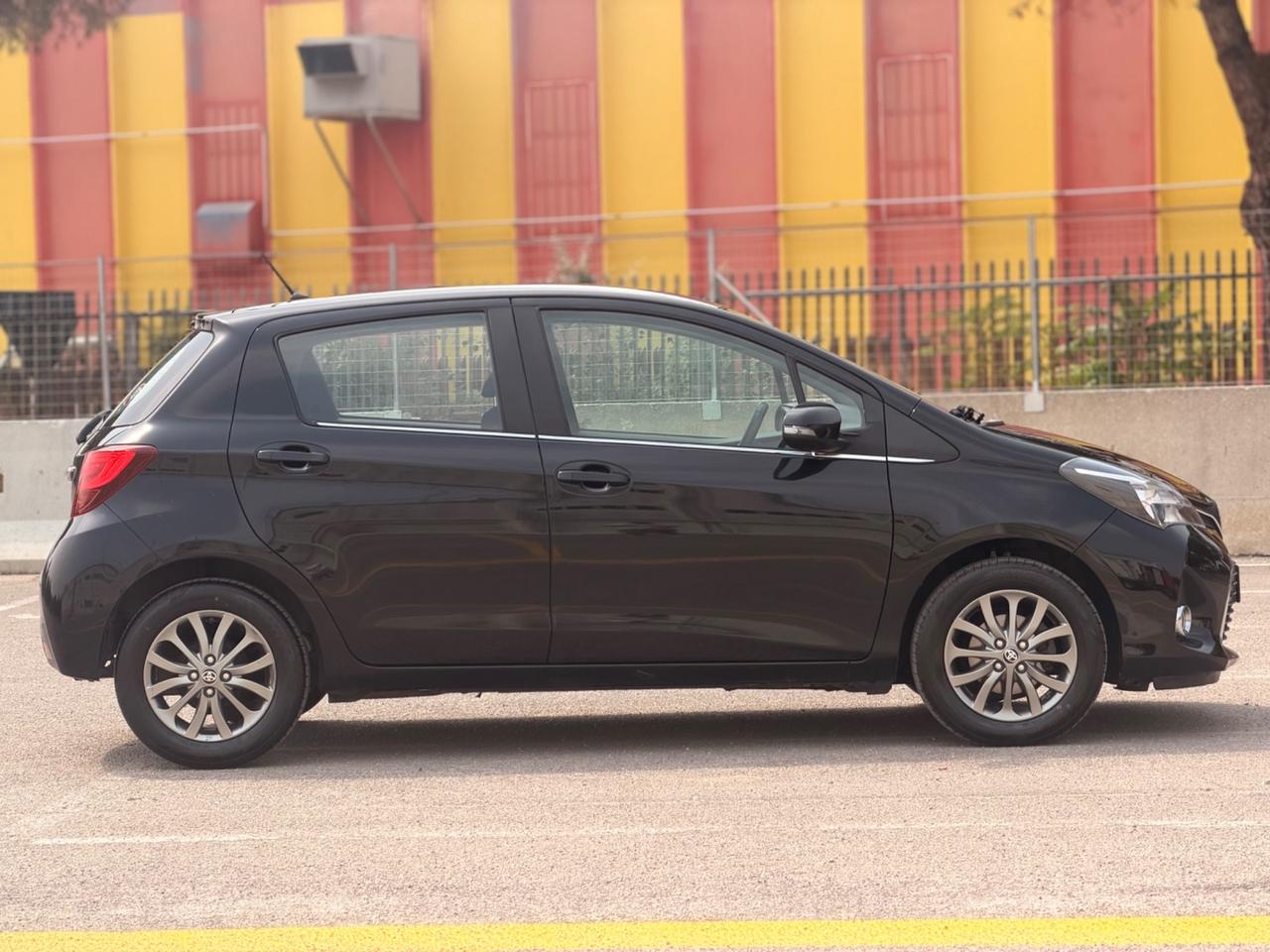 Toyota Yaris 1.0 5 porte Lounge