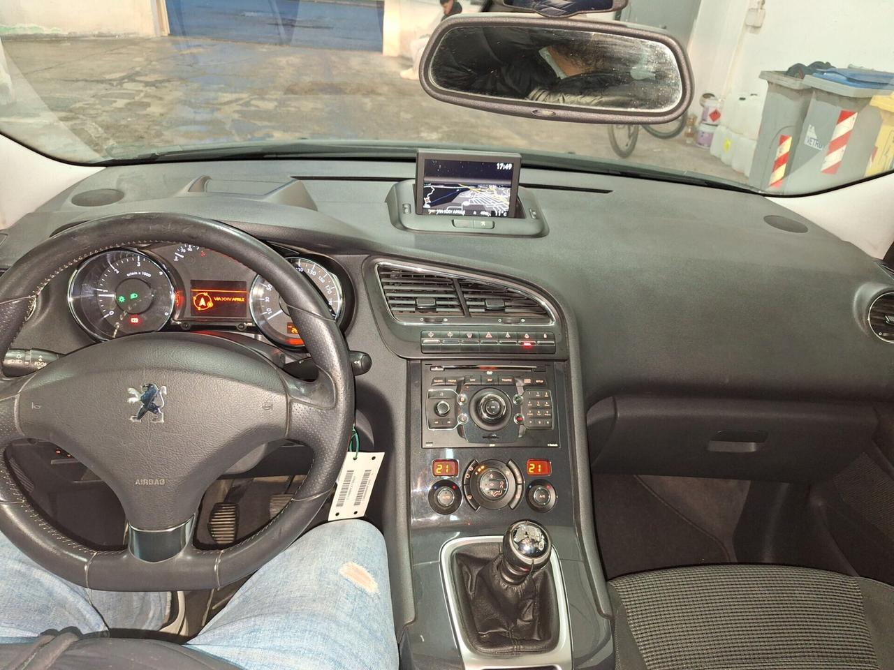 Peugeot 5008 2.0 HDi 150CV Business NAVI TETTO 5 POSTI GANCIO TRAINO HEAD-UP DISPlAY