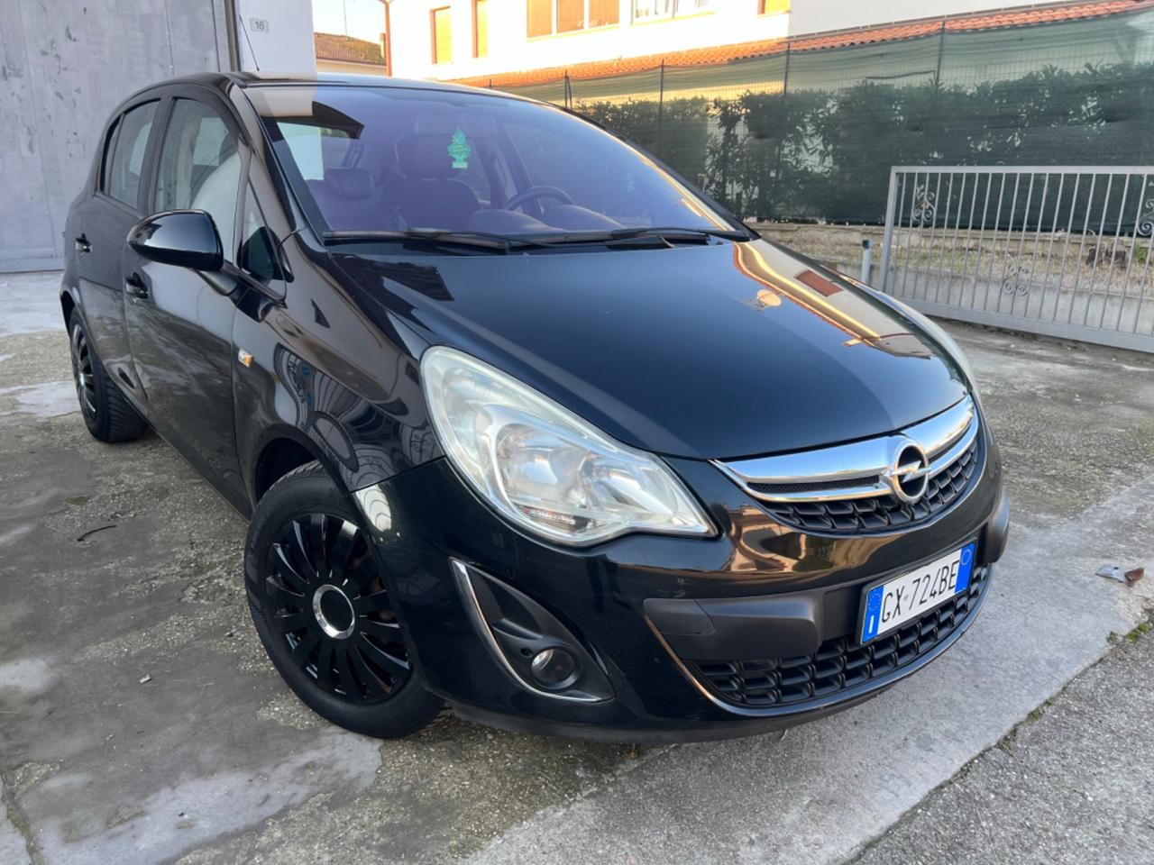 Opel Corsa 1.2 BENZINA 5P. 2013 POCHI KM NEOPATENTATI