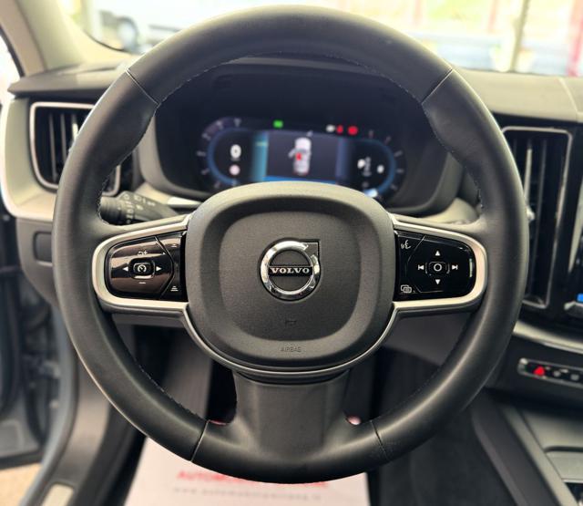VOLVO XC60 B4 (d) 197cv Plus Dark Geartronic N1 Autocarro