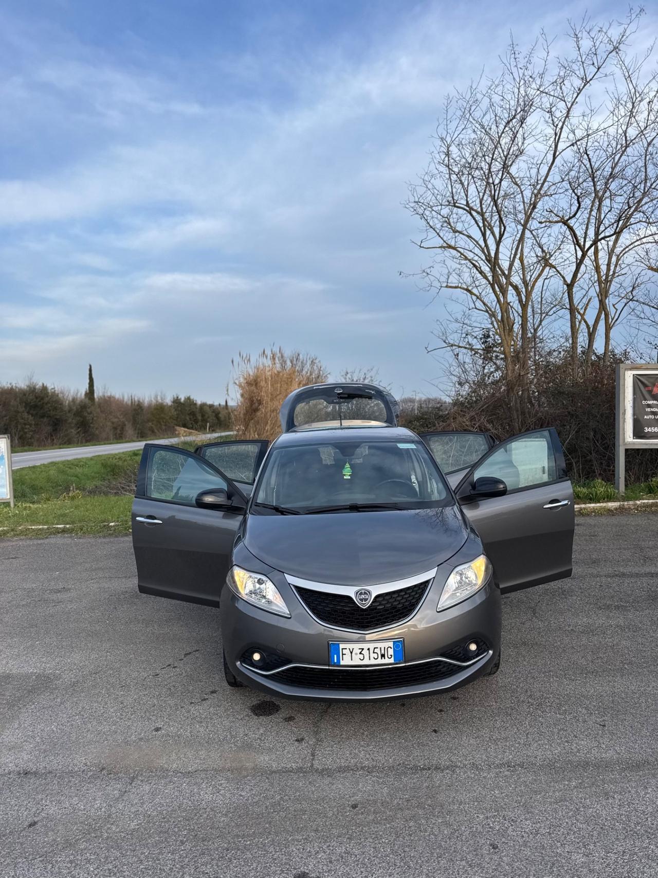 Lancia Ypsilon 1.2 69 CV 5 porte GPL Ecochic Gold