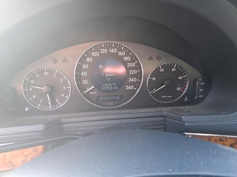 Mercedes-benz E 270 CDI cat Elegance