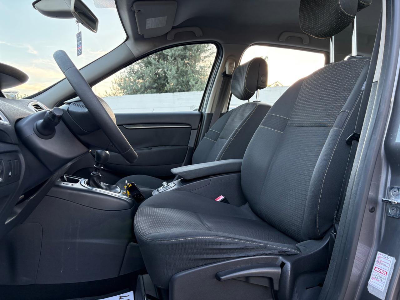 Renault Scenic xmod 1.5 dci 2011