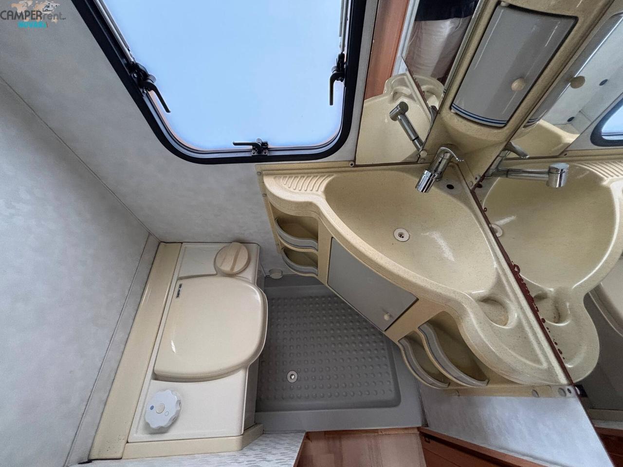 ADRIA UNICA B 462 PH - roulotte con letto matrimoniale