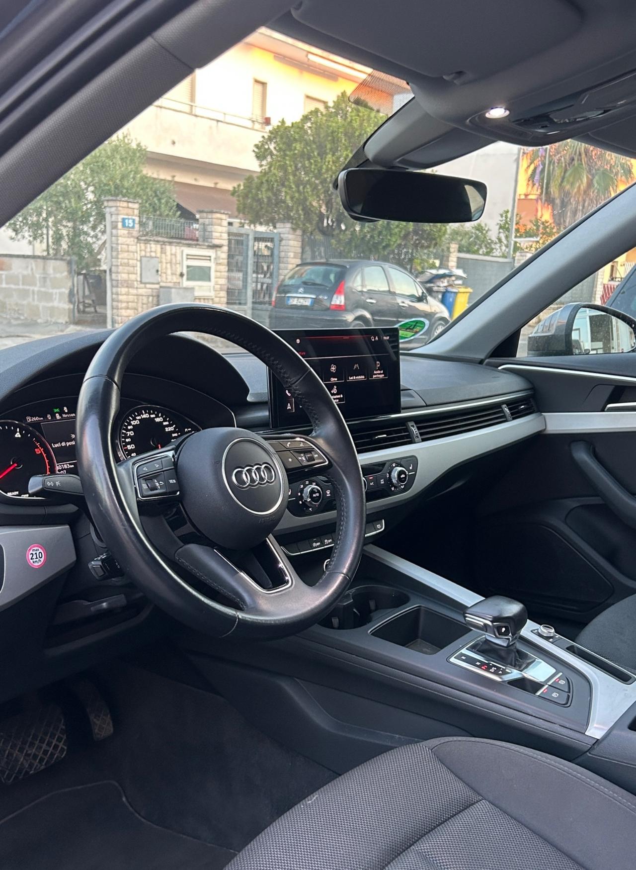 Audi A4 2.0 TDI Hybrid/Diesel-2020/LED/NAVI/18”