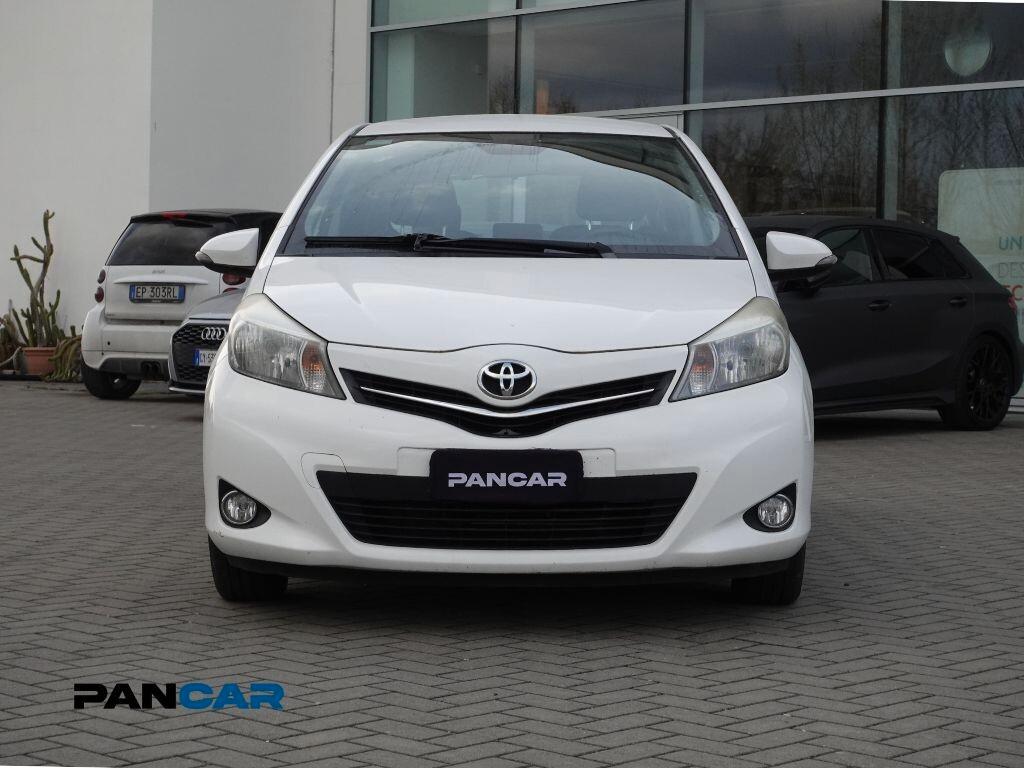 Toyota Yaris 1.3 5 porte Lounge Multidrive