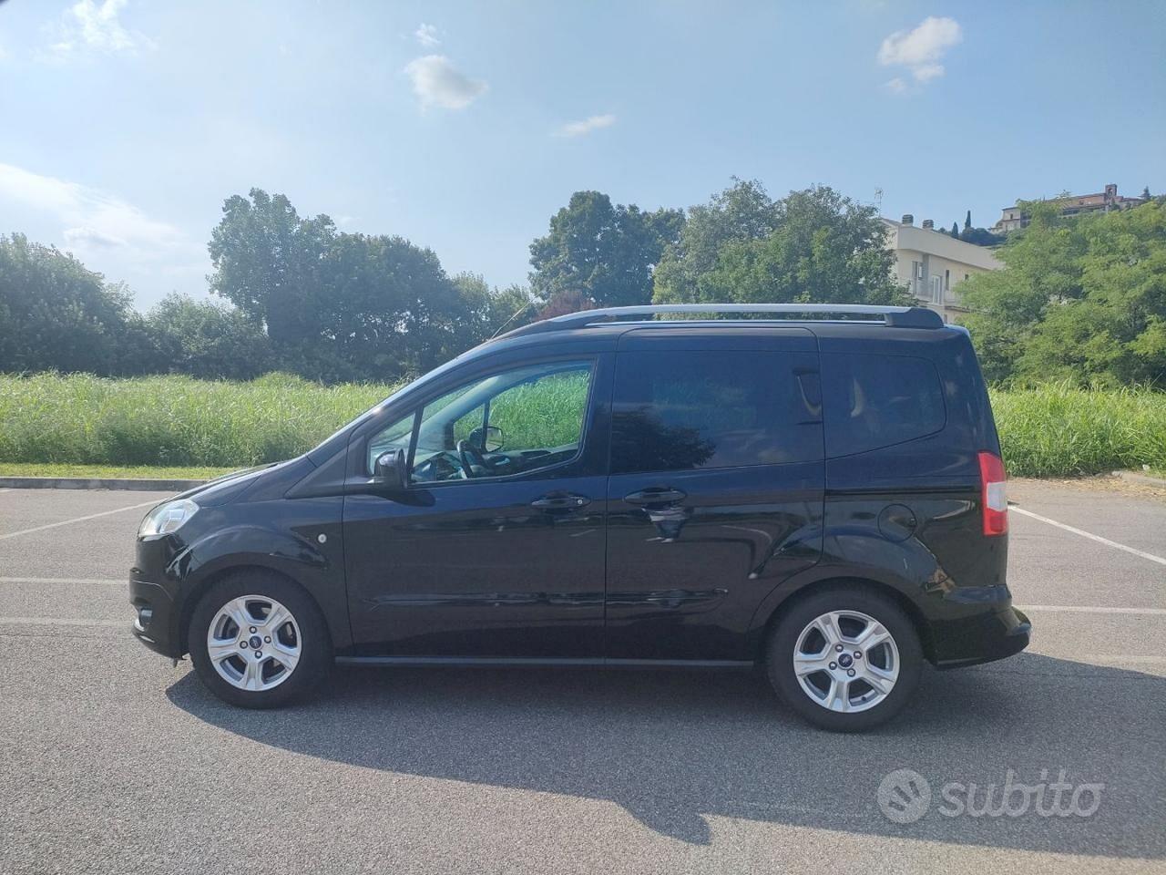 FORD Tourneo Courier 1.0 EcoBoost 100 CV Titaniu