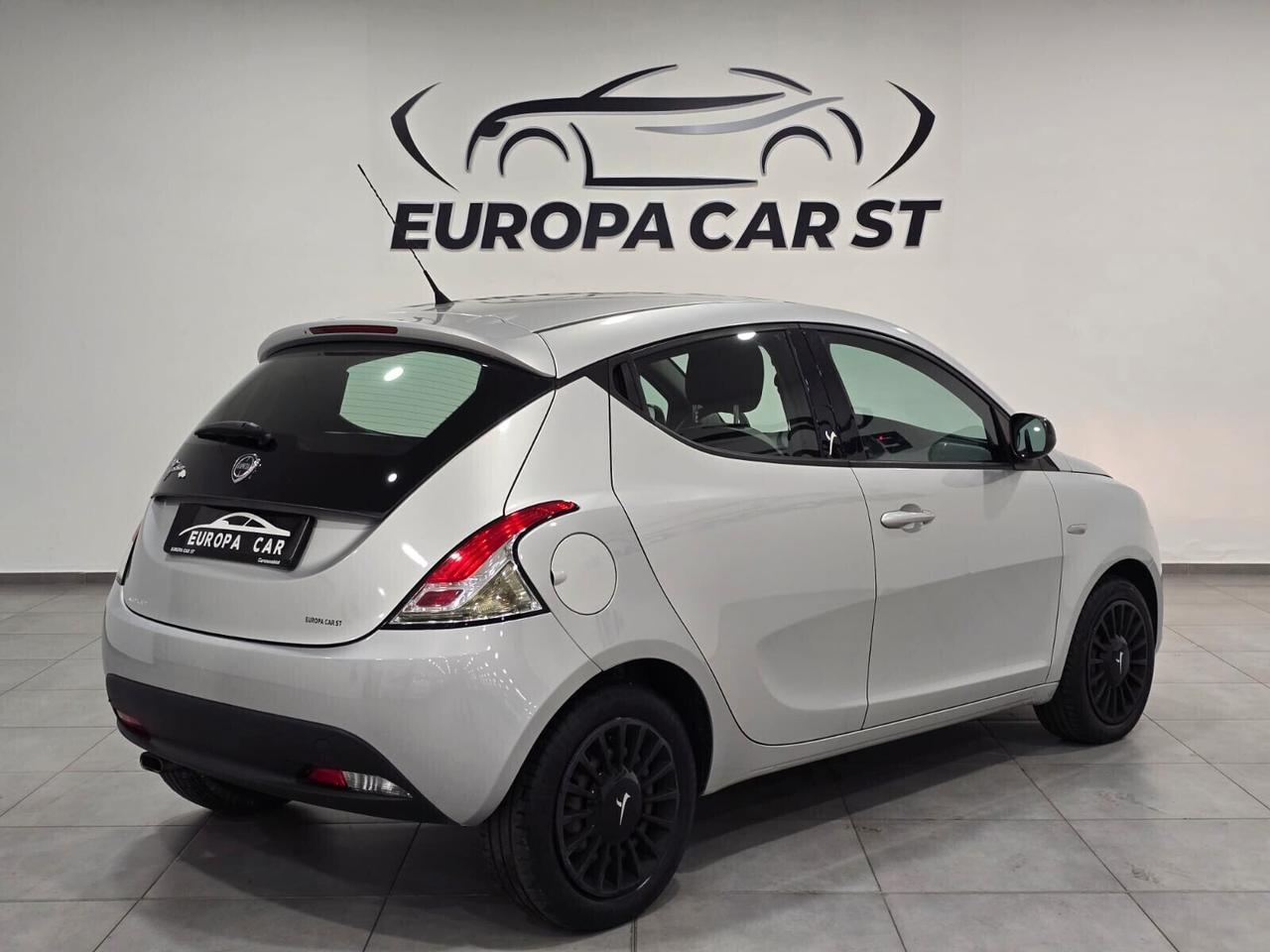 Lancia Ypsilon 1.2 69 CV 5 porte Gold NEOPATENTATI