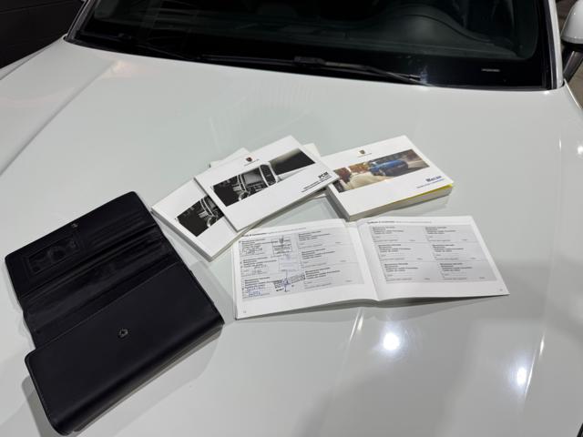 PORSCHE Macan WHITE INSERTI IN CARBONIO CERCHI DA 21 SOSPENSIONI