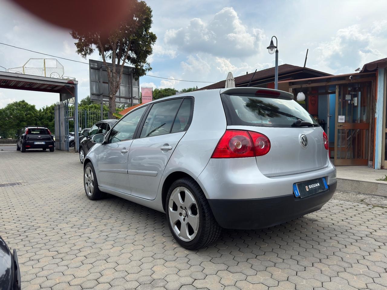 Volkswagen Golf ADATTA A NEOPATENTATI 1.6 16V FSI 5p. Comfortline