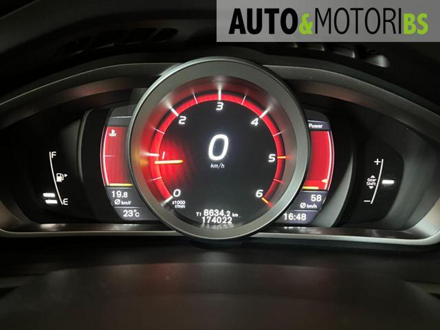 VOLVO V40 Cross Country D2 Business