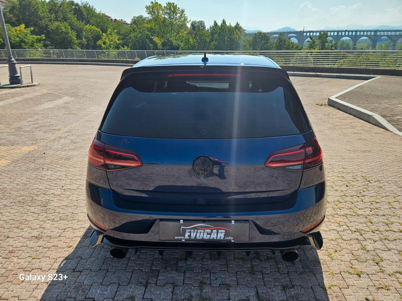 Volkswagen Golf 1.5 TSI ACT 5p. R line