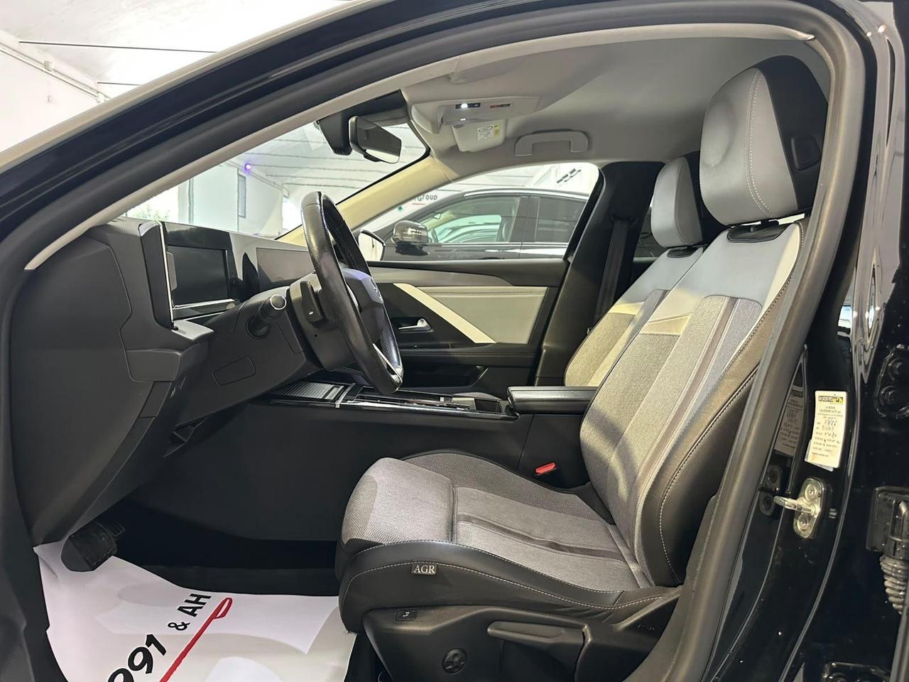 Opel Astra 1.6 Plug-in Hybrid 180 CV AT8 Business Elegance