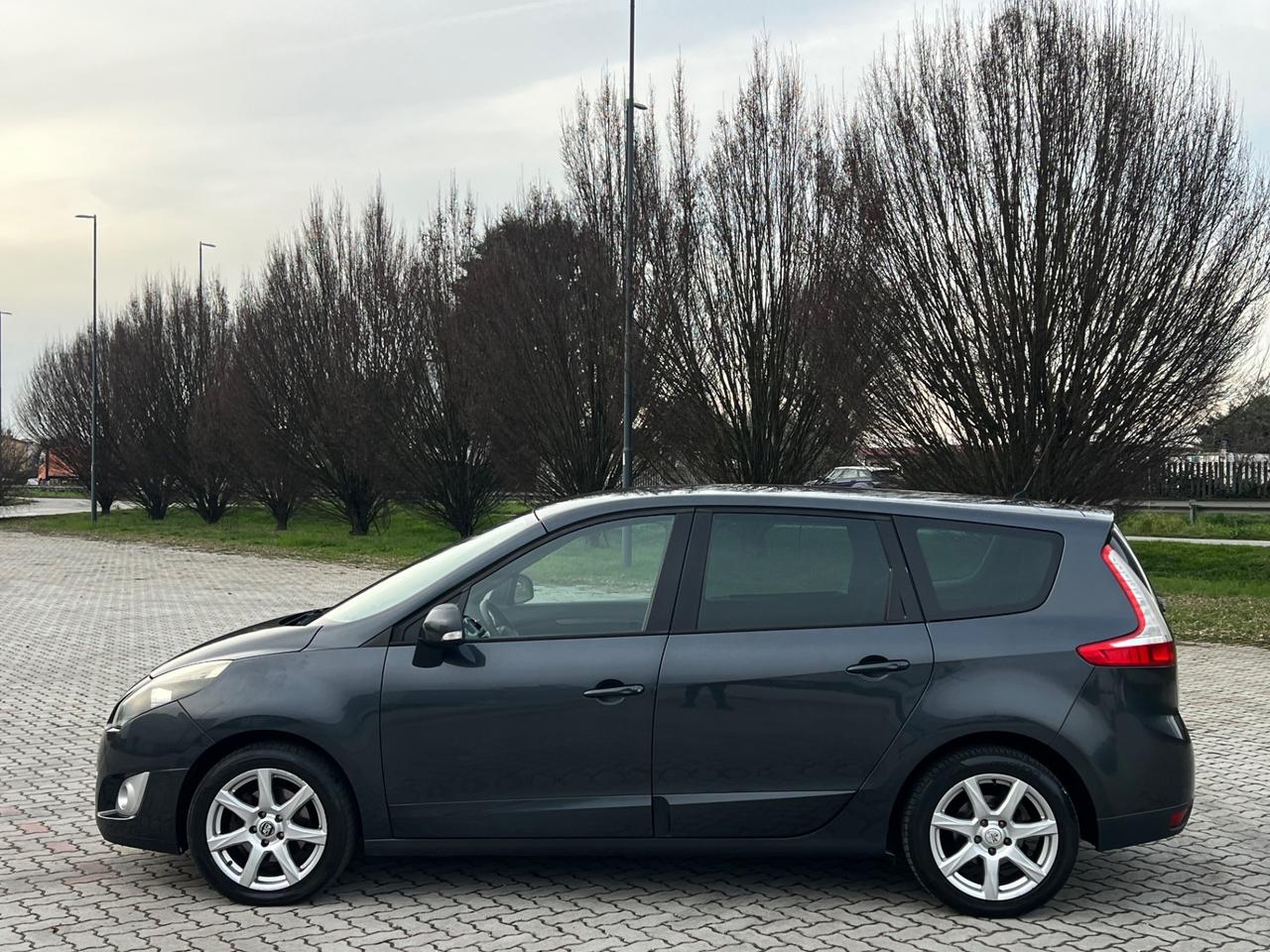 Renault Scenic Grand Scénic 1.9 dCi/130CV Serie Speciale
