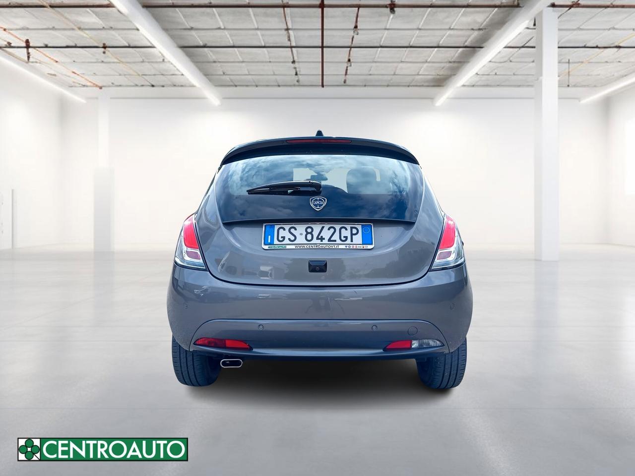 Lancia Ypsilon 1.0 FireFly 5 porte S&S Hybrid Gold Plus